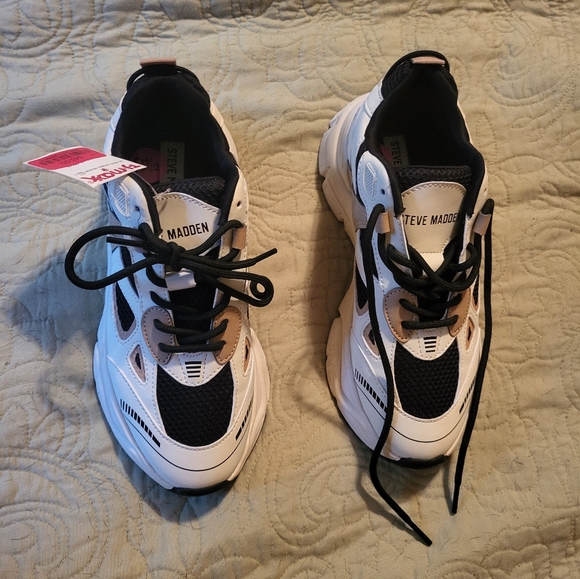 Steve Madden sneakers - Picture 5 of 7